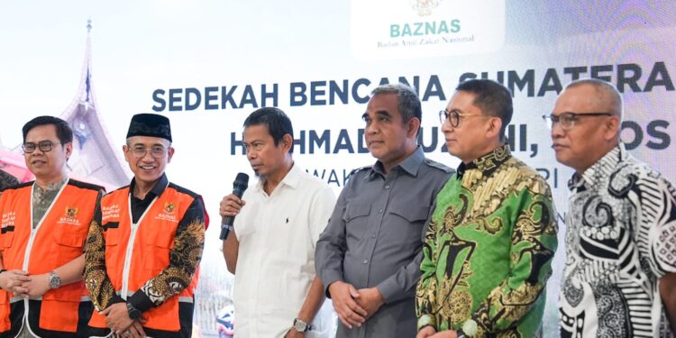 Muzani Serahkan Rp 500 juta Hasil Lelang Sapi ke Baznas untuk Korban Bencana Sumbar
