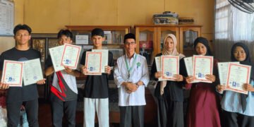 MA Al Badar Kasongan Serahkan Ijazah kepada 16 Alumni Angkatan XV